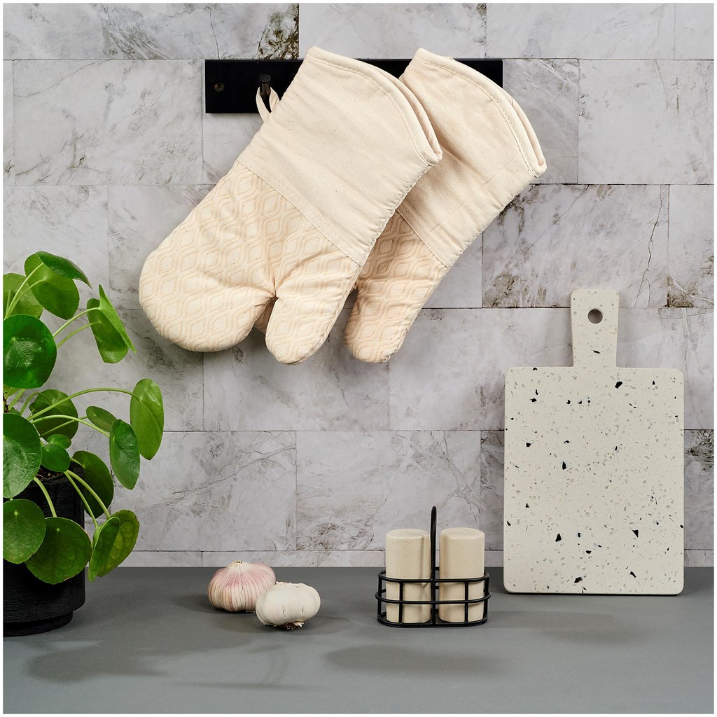 Serendipio Tanoreen Oven Glove Pair - Image 2